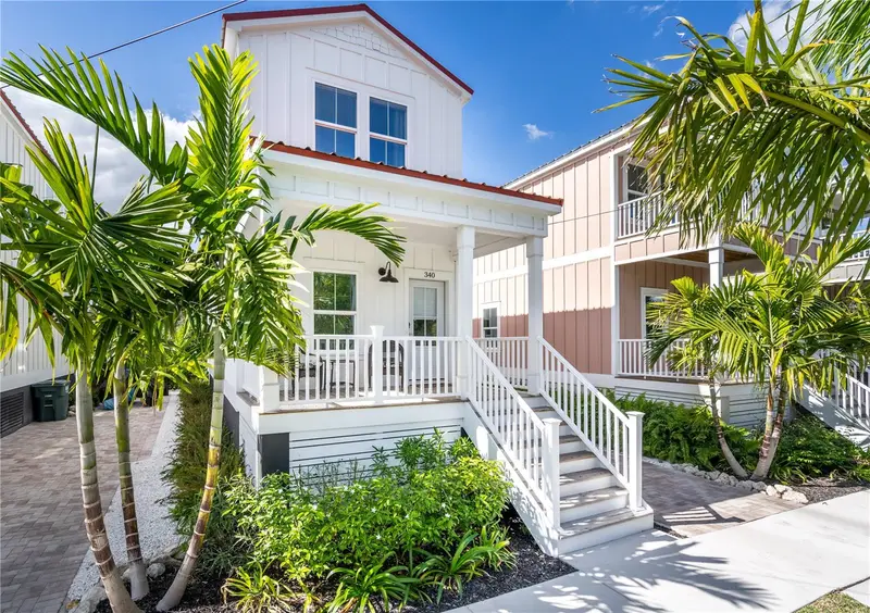 340 6th St E, FL