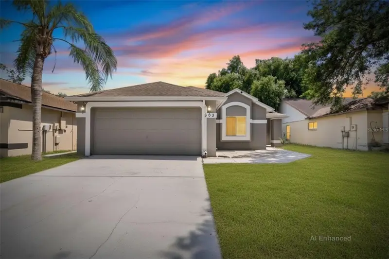 305 Sand Ridge Dr, FL
