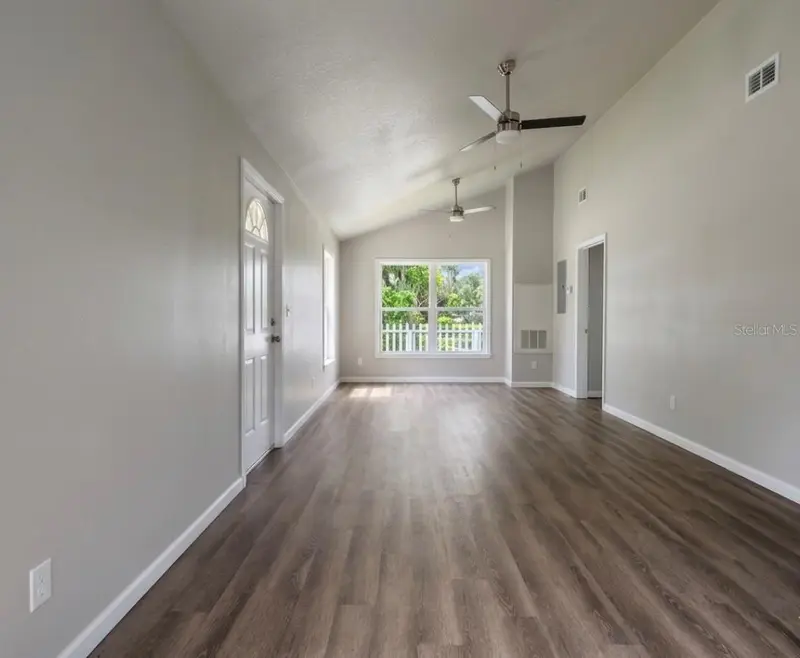 343 N Main Ave, FL