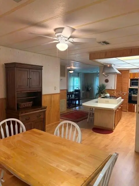 136 Forest Ln #4, FL