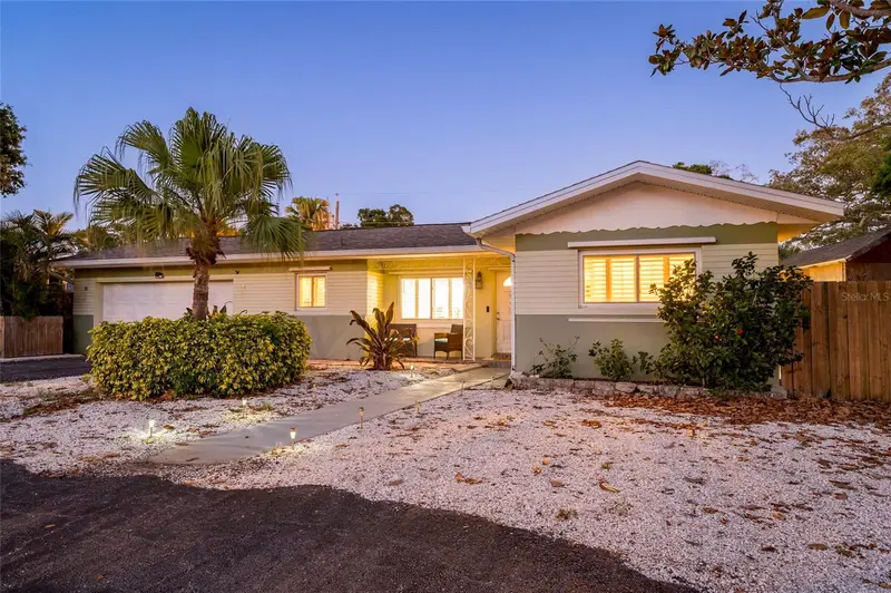 955 Indian Rocks Rd S, FL