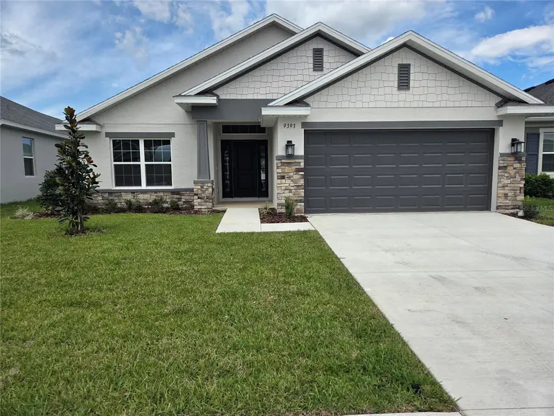 9393 Highland Hills Dr St, FL