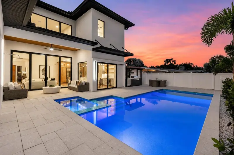 2121 Clematis Ct, FL