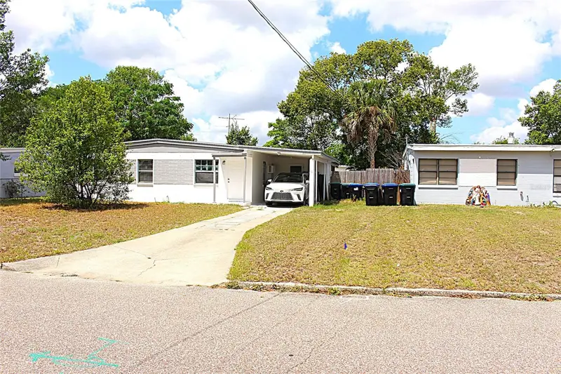 520 Hacienda Ct, FL
