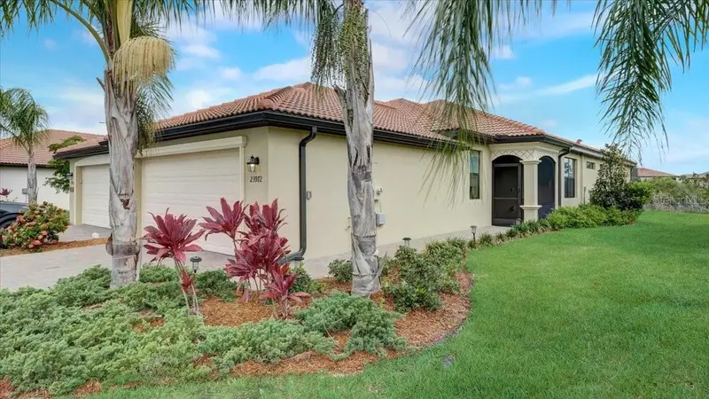 23972 Skyflower Ct, FL