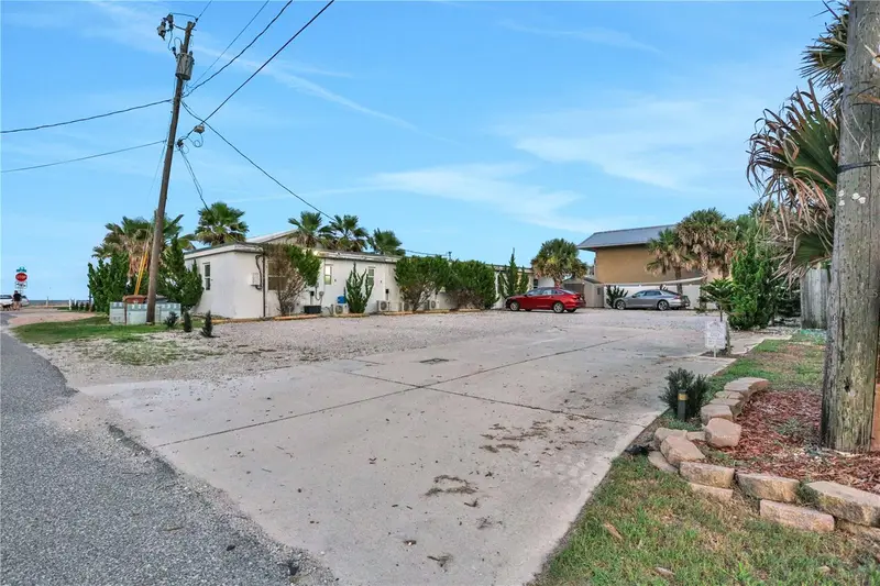 111 S 12th St, FL