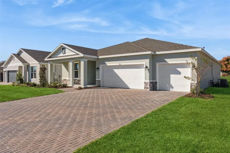 574 Emerald Grove Dr, FL