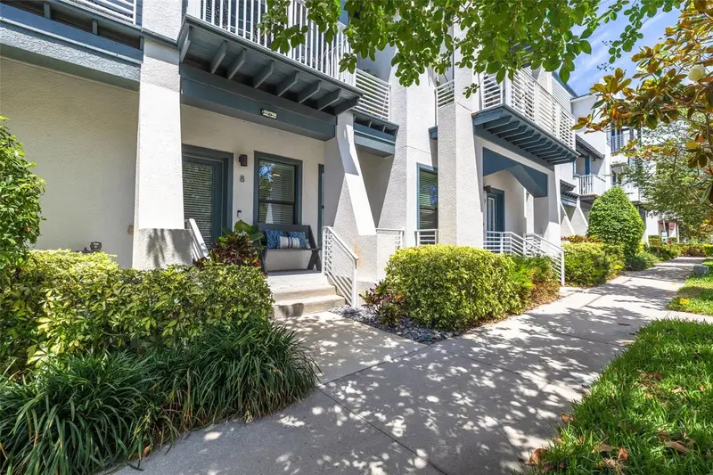 946 Highland Ave #8, FL