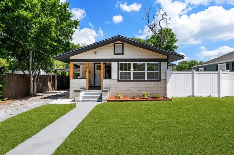 206 E North St, FL
