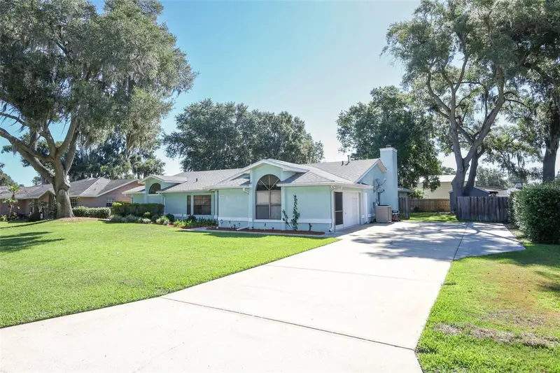 610 Yorktown Dr, FL
