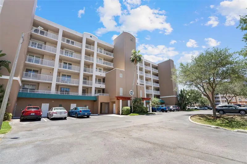 6551 Shoreline Dr #6402, FL