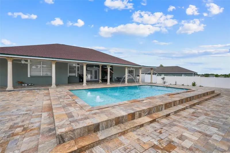 2735 Berkford Cir, FL