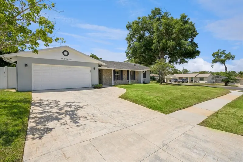127 Clover Ln, FL