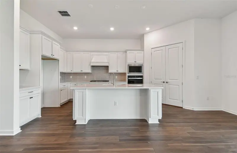 17056 Canary Trl, FL