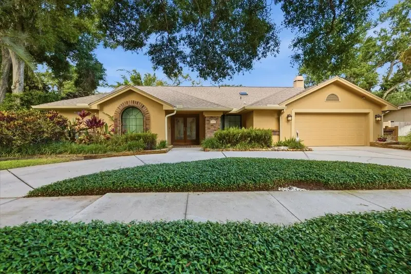 2716 Country Woods Ln, FL