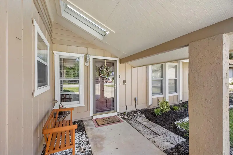 413 Willowbrook Ln, FL