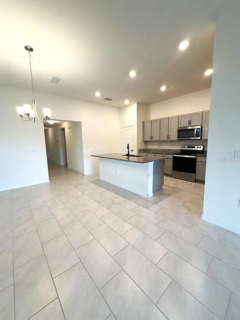 925 Overpool Ave, FL