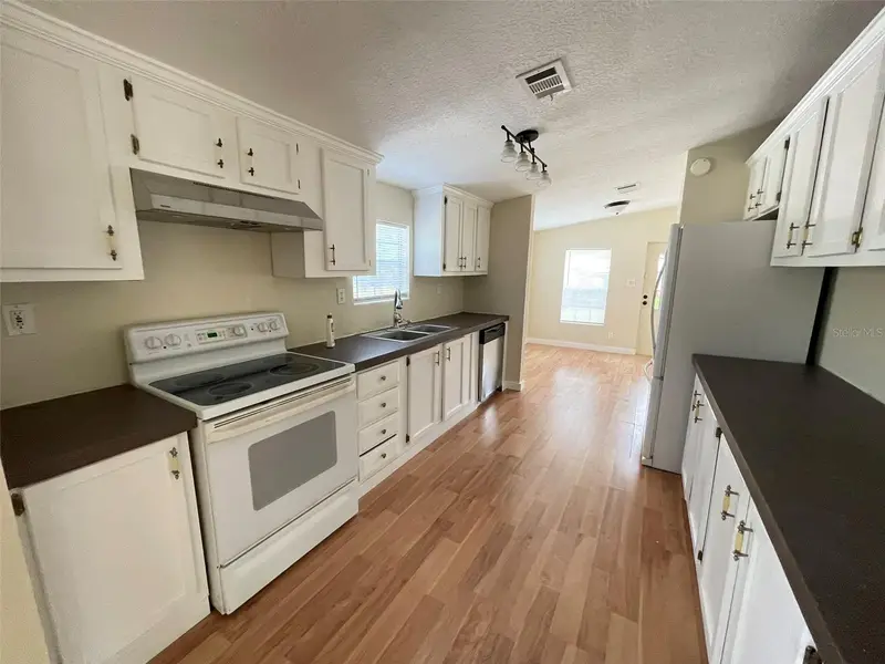 13716 Ne County Road 1471, FL