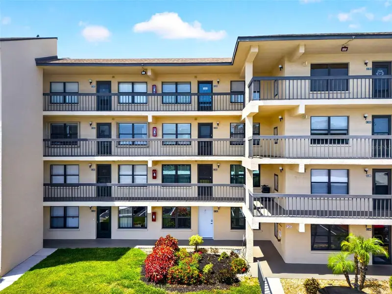 505 30th Ave W #E303, FL