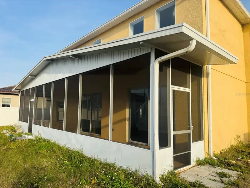 411 Columbia Ct, FL
