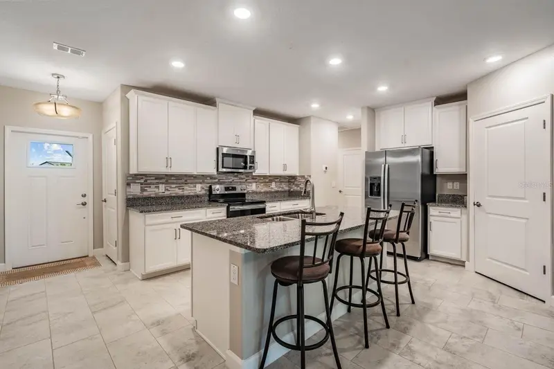 10246 Echo Dock Loop, FL