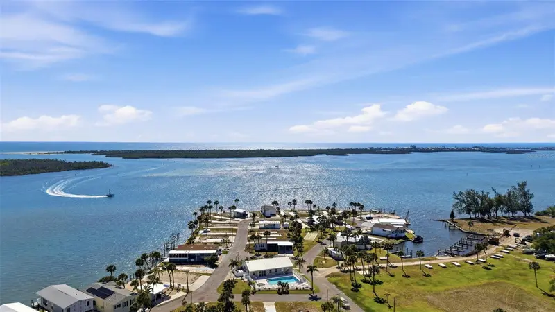 7500 Park Pointe Dr #49, FL