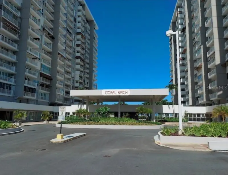 37 Ave. Isla Verde, PR