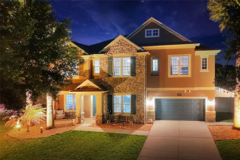 232 Magneta Loop, FL