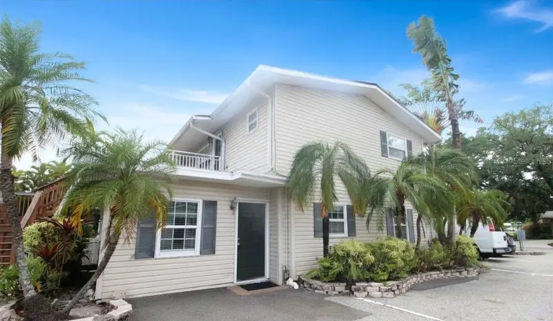 1638 Redwood St #1, FL