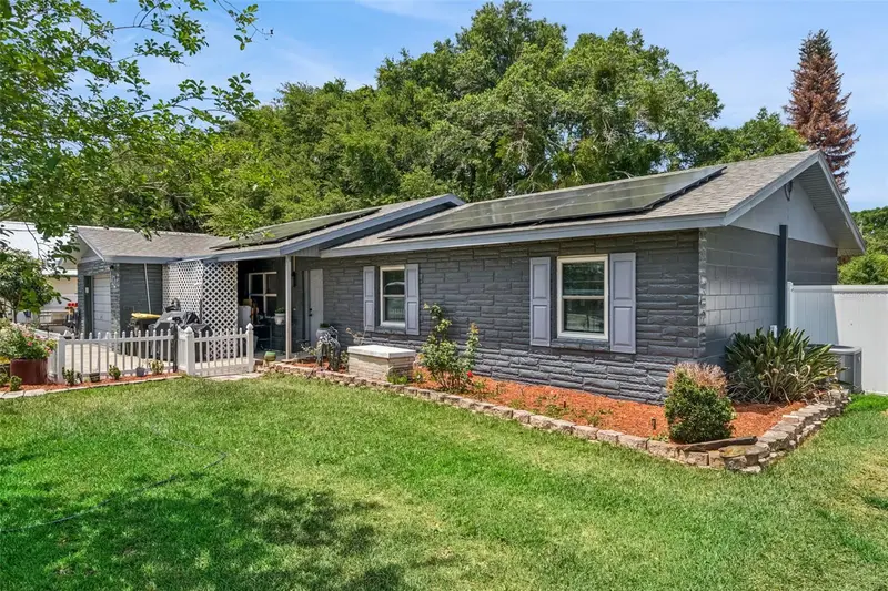 112 Lake Mattie Rd, FL
