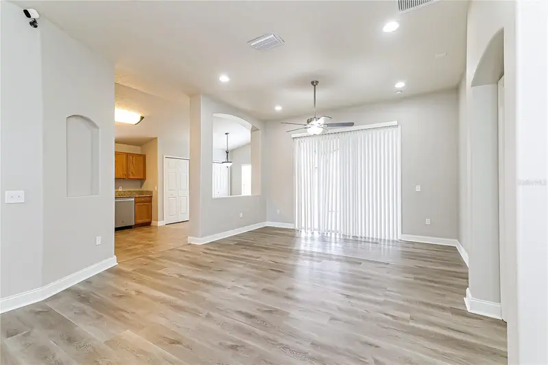 319 Erie Ct, FL