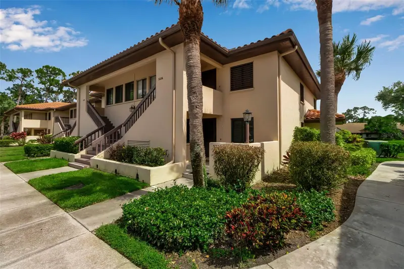 5224 Lake Village Dr #67, FL