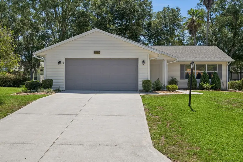 27211 Racquet Cir, FL