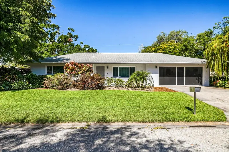 2747 Jefferson Cir, FL