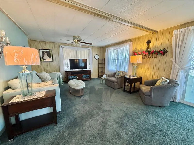 100 Marigold St, FL