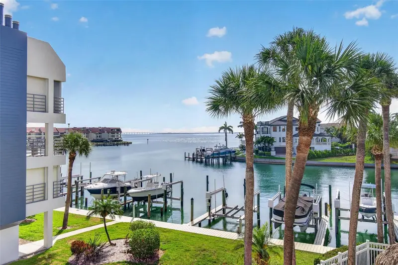 363 Pinellas Bayway S #42, FL
