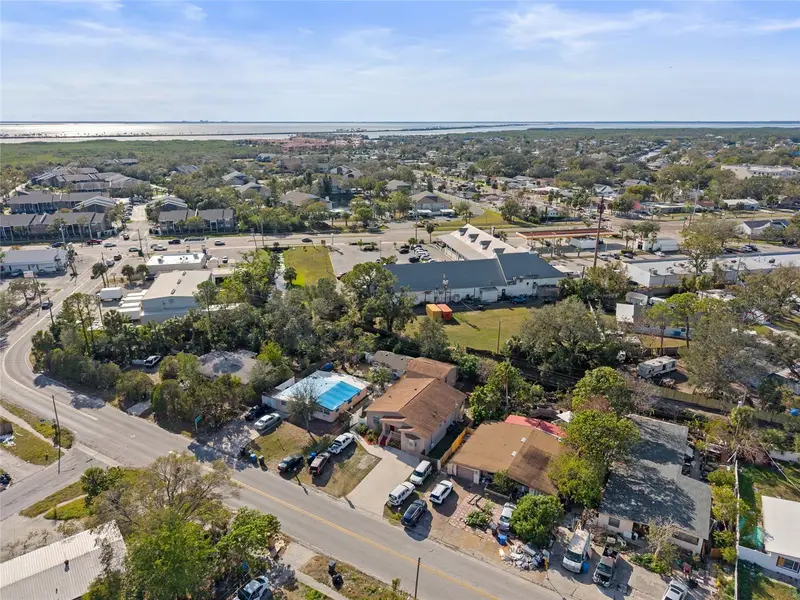 4704 Town N Country Blvd, FL