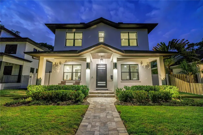 151 17th Ave N, FL