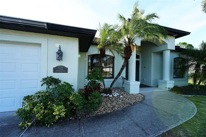 3522 Renault Cir, FL