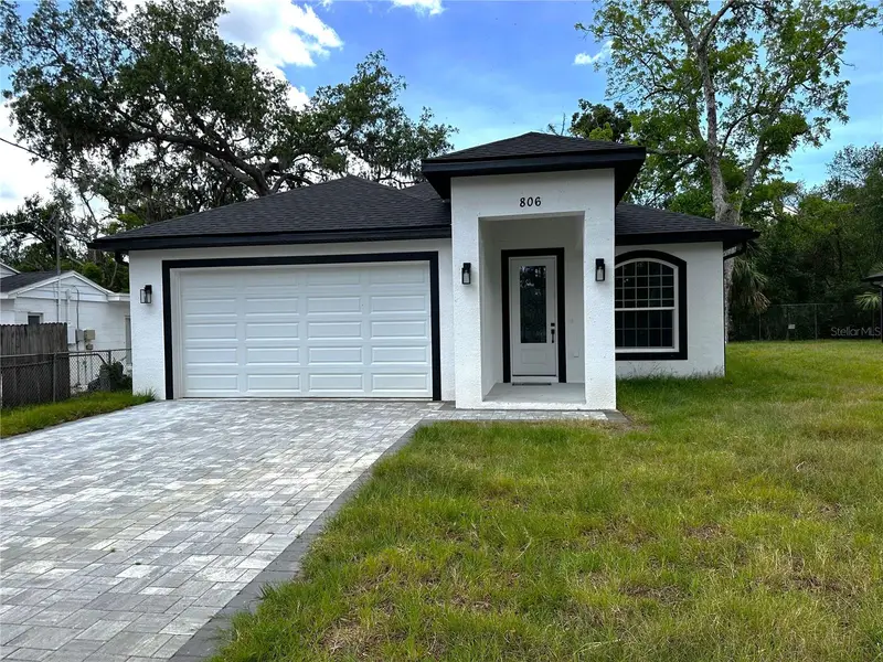 806 W Lowry Ln, FL