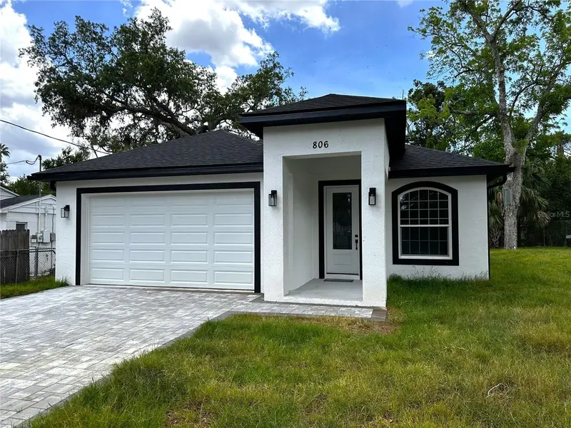 806 W Lowry Ln, FL