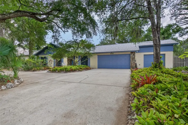 901 W River Dr, FL