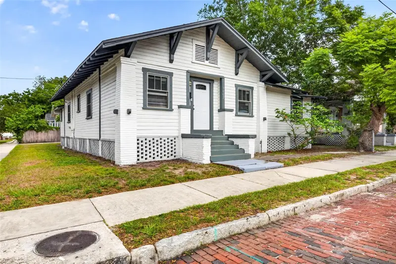 3007 N Central Ave, FL