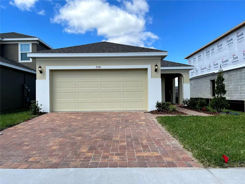 908 Anna Pl, FL