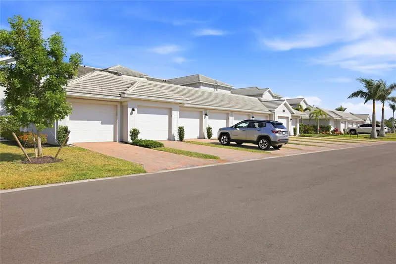 14214 Heritage Landing Blvd #816, FL