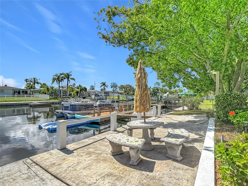 4237 Headsail Dr, FL