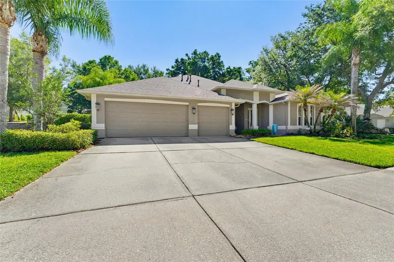 62 Camelot Ridge Dr, FL