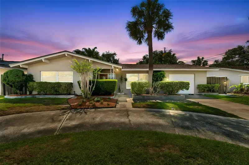 546 Gershwin Dr, FL
