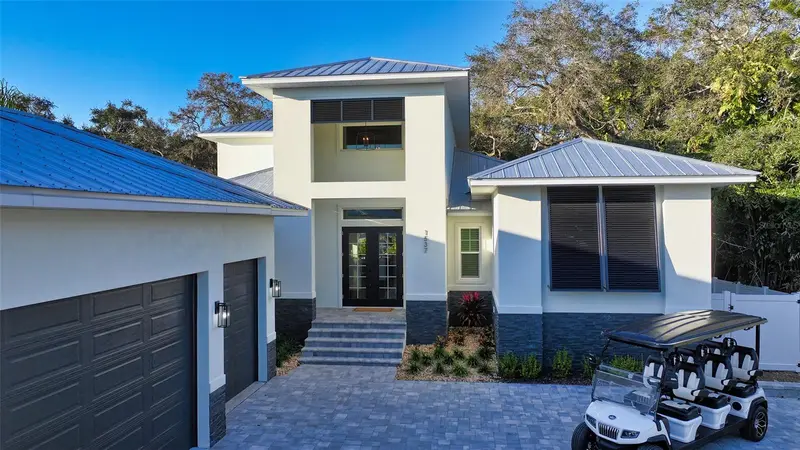 1537 Siesta Dr, FL