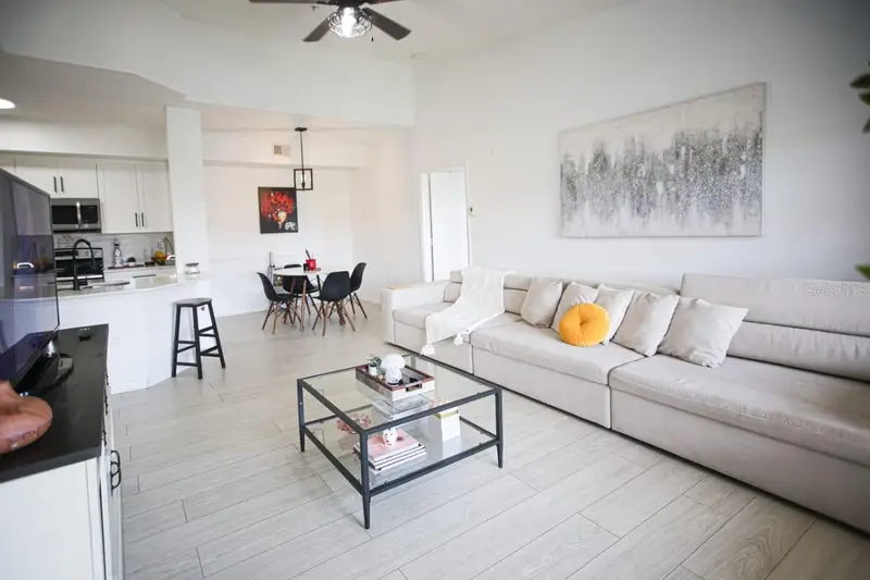 5572 Metrowest Blvd #311, FL